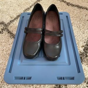 Clarks Shoes Black Women’s Size 7.5 M